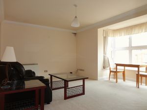 Lounge Diner - click for photo gallery